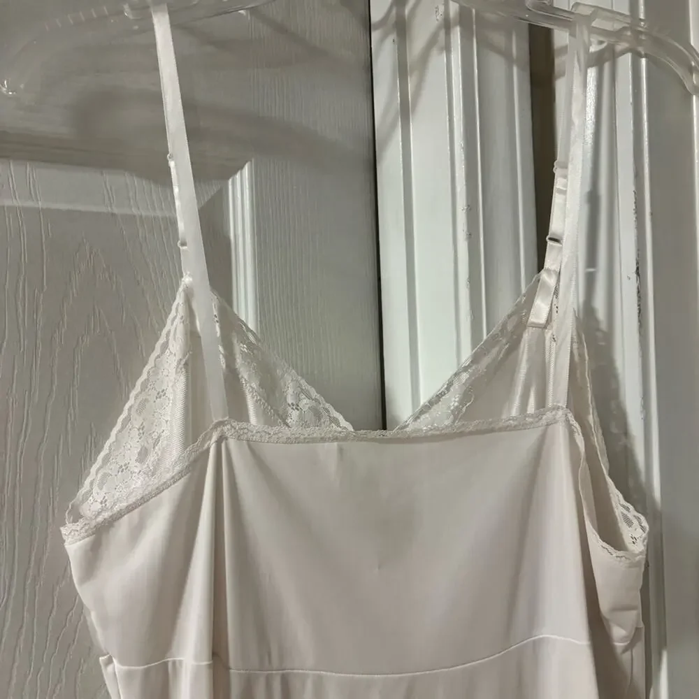 Vanity Fair Vintage Cream White Lace Chemise Gown Size OS